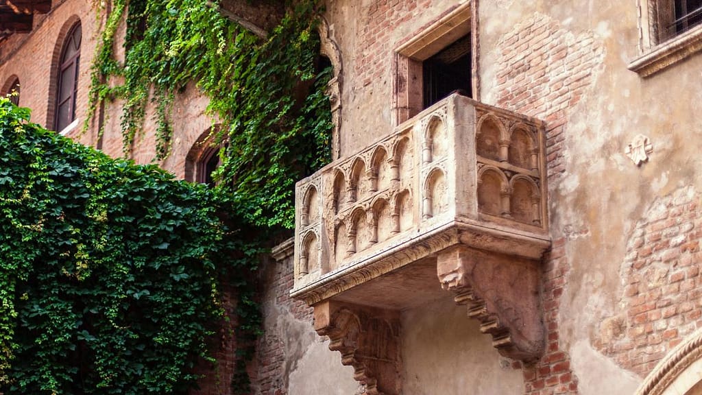 Juliet's balcony in Verona | Shakespeare's plays set in Italy