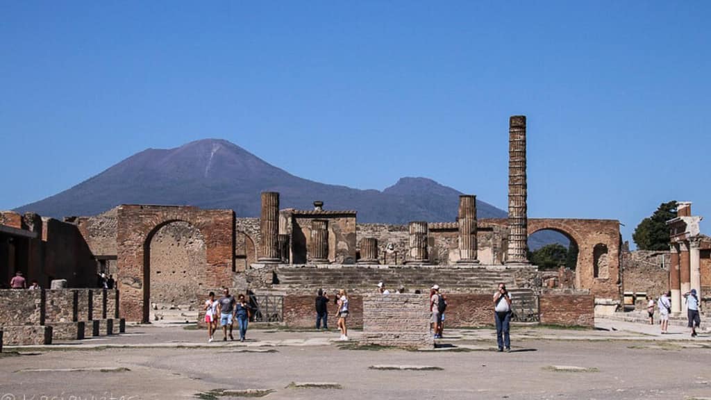Visiting Pompeii and Herculaneum