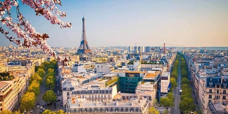 Paris, The City Of Lights – 5 Great Reasons To Visit