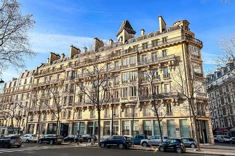 20 Paris Arrondissements: A Practical Guide For Visitors